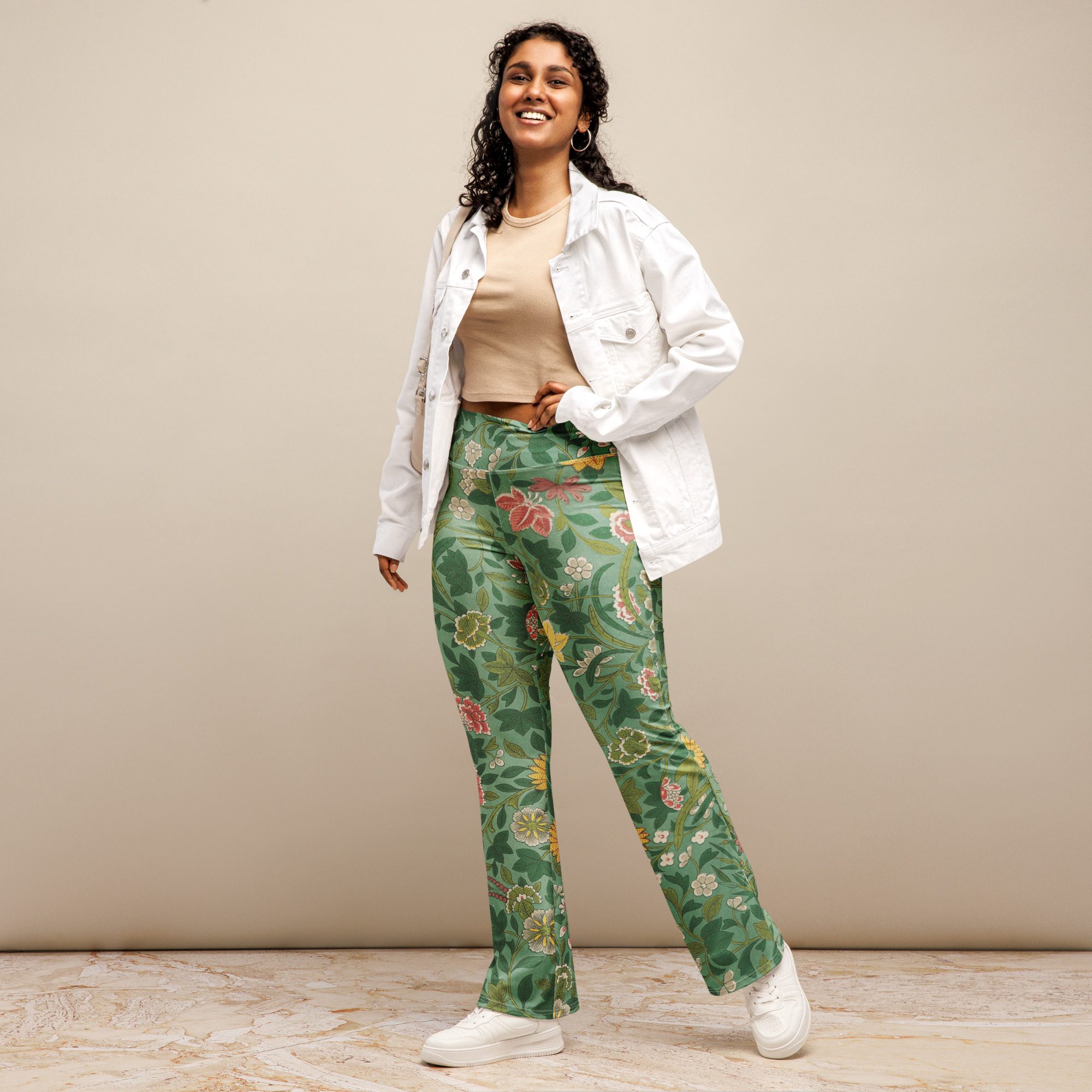 How to Style Flared Leggings for a Chic Look