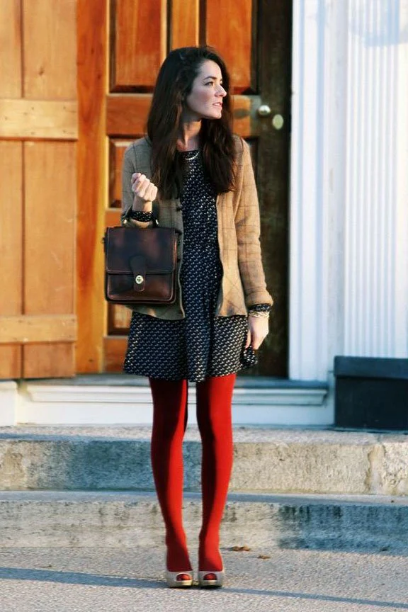 How to Wear Colored Leggings