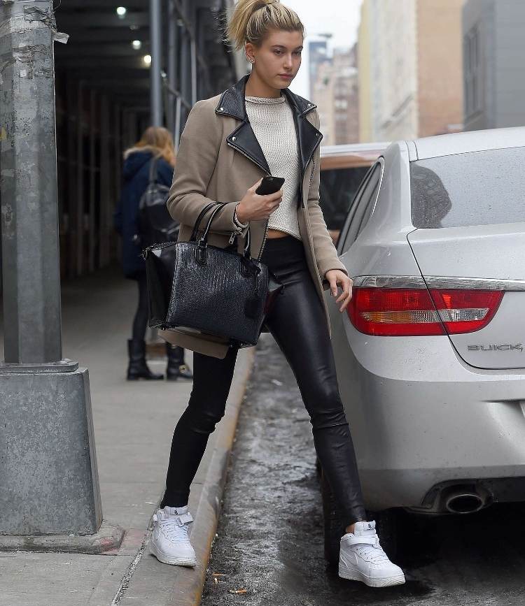 What shoes work best with sporty leggings that feature a high heel pattern