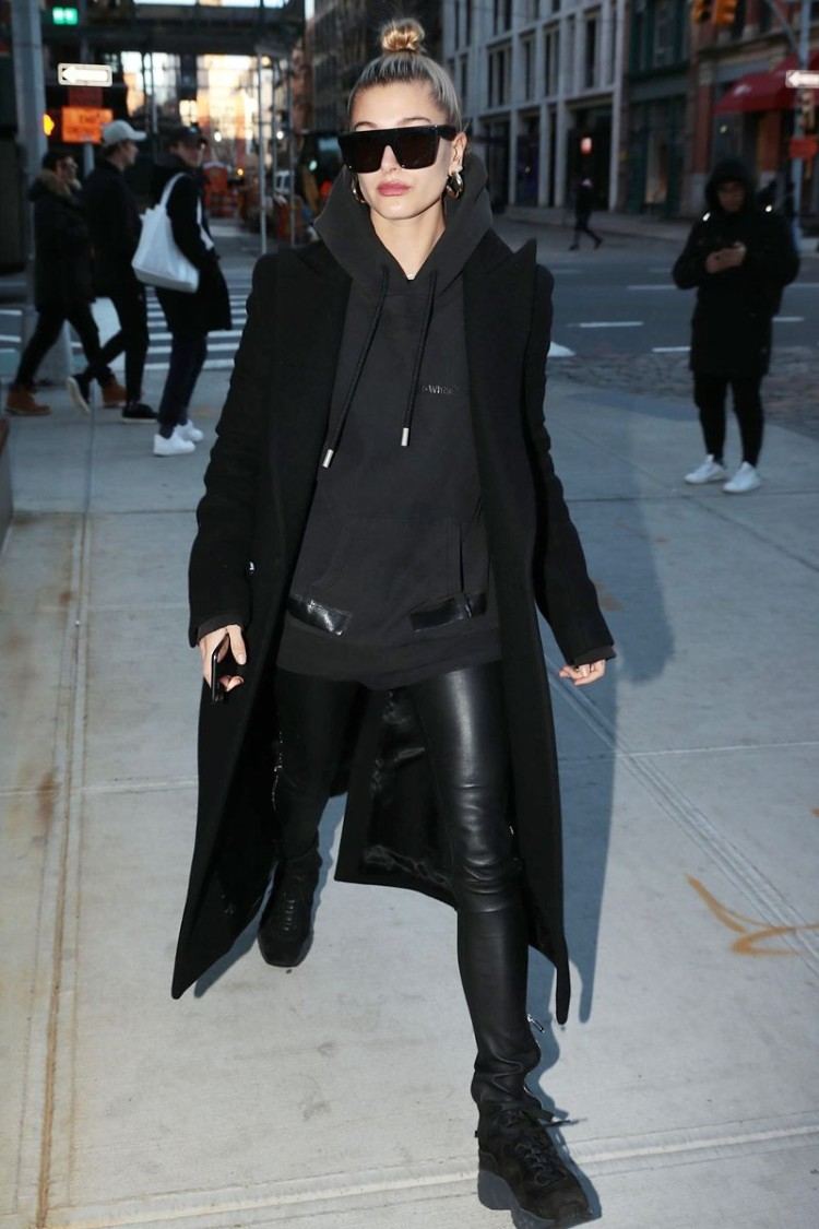 What shoes work best with sporty leggings that feature a high heel pattern