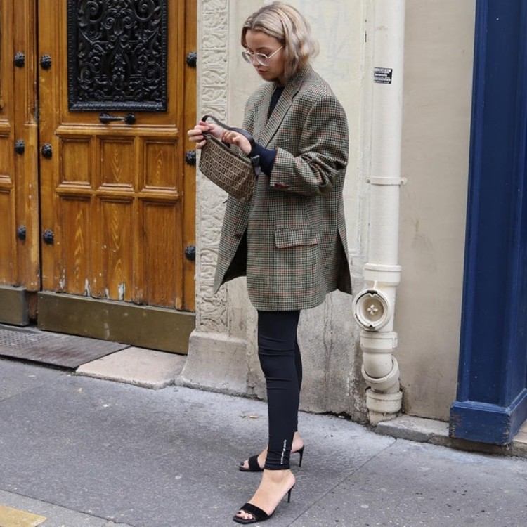 What shoes work best with sporty leggings that feature a high heel pattern