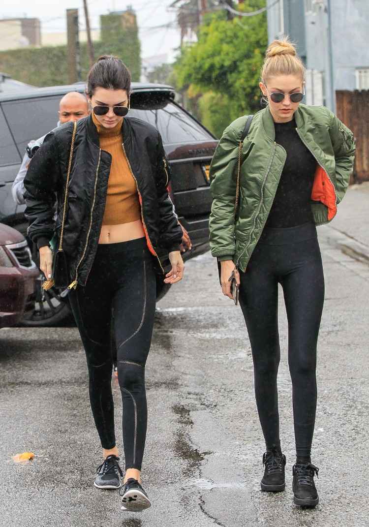 What shoes work best with sporty leggings that feature a high heel pattern